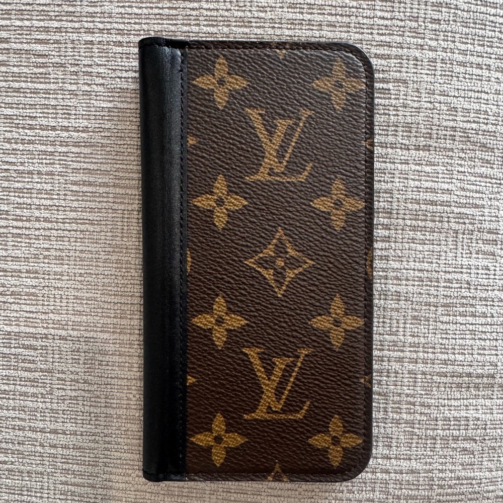 Louis Vuitton Monogram IPhone Folio Case